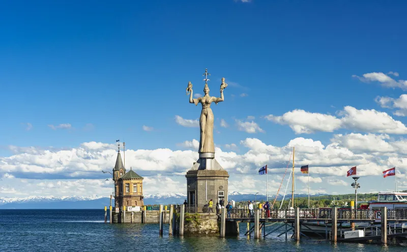 De haven van Kontanz met uitzicht op Imperia