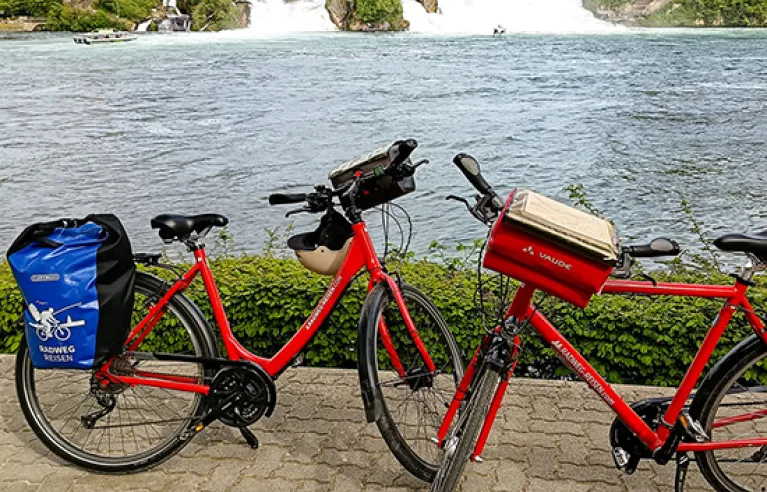 Rijnwatervallen bij Schaffhausen met fietsen