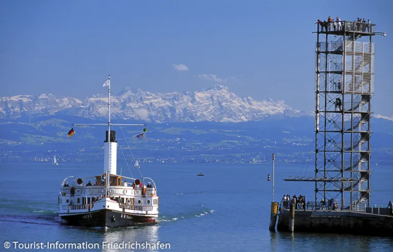 Uitkijktoren bij de havenpier